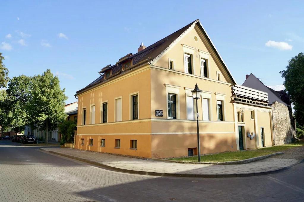 "Ferienwohnung Am Schloss" - Ferienwohnung Mit Blick Auf Das Barbyer Schloss, 5 Gehminuten Bis Zur Elbe Eksteriør billede