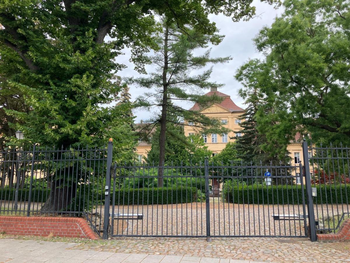 "Ferienwohnung Am Schloss" - Ferienwohnung Mit Blick Auf Das Barbyer Schloss, 5 Gehminuten Bis Zur Elbe Eksteriør billede